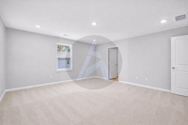 Building Photo - 1420 Hunter Trl