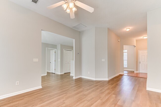 Building Photo - 536 Stirling Bridge Rd