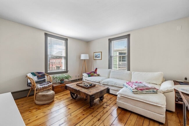 Building Photo - 9 Hodges Ct