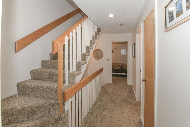 Building Photo - 24 Nordic Wilderness Rd