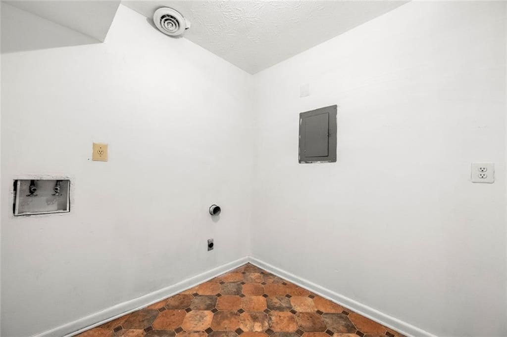 Building Photo - 4000 Pinehurst Pl