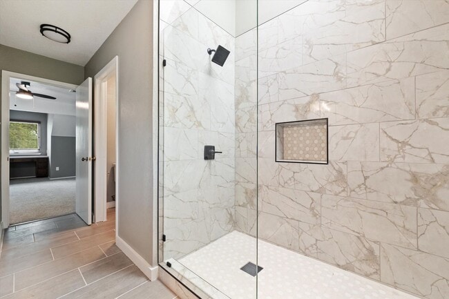 Building Photo - Modern Makeover in Prime NW Austin Location