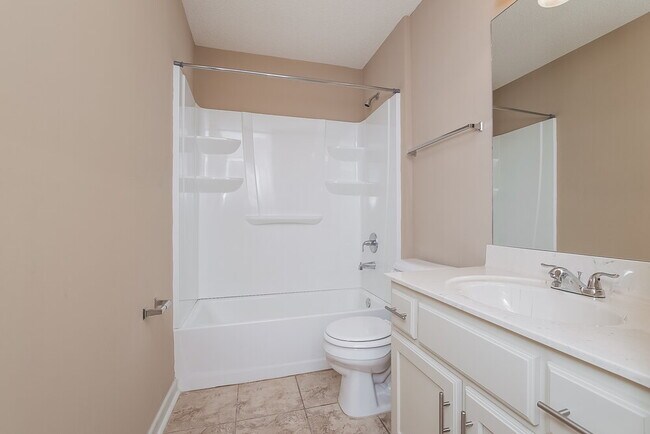 Building Photo - 7879 Ridgedale Dr