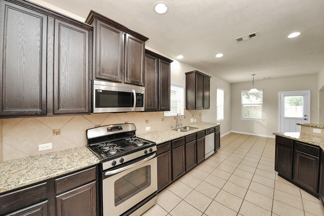 Building Photo - 24503 Hikers Bend Dr