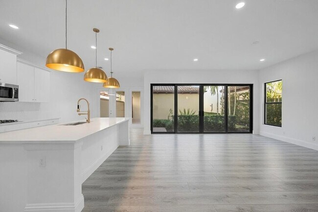Building Photo - 6020 Curie Pl