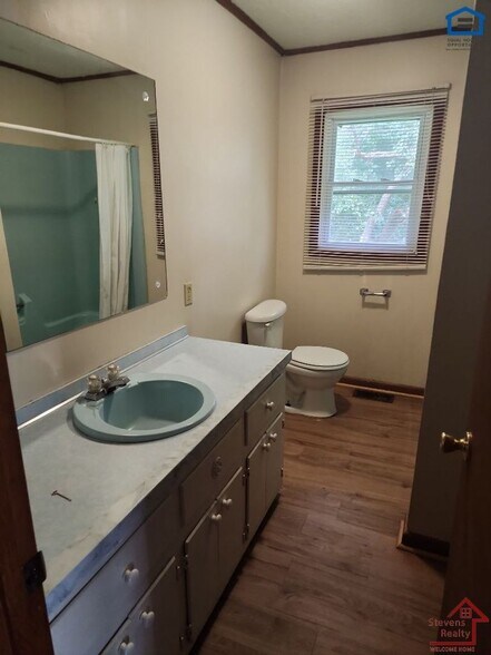 Building Photo - 193 Schelley Rd