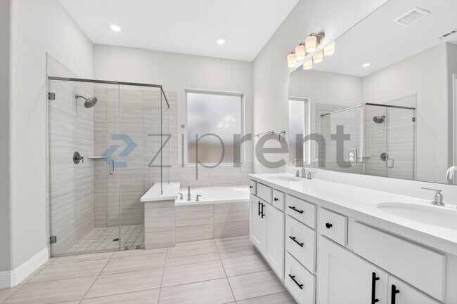 Building Photo - 4112 Dunlap Dr