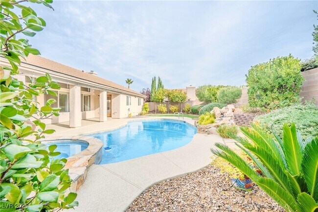 Building Photo - 921 San Bruno Ave