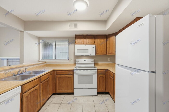 Building Photo - 431 Weaver St