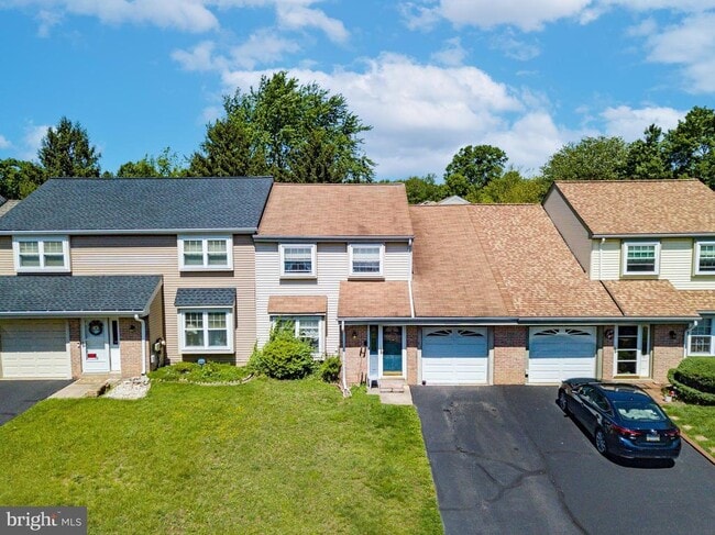 Building Photo - 4 Beaver Hill Rd