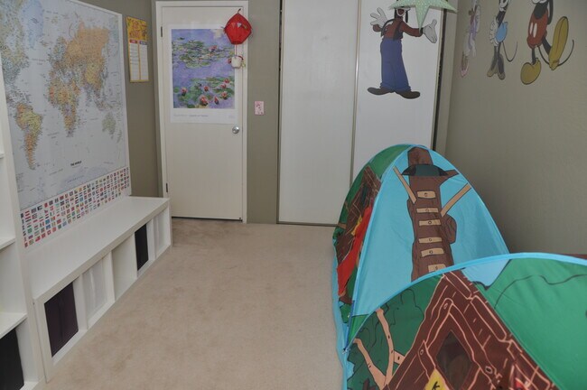 Building Photo - 5747 Clematis Dr