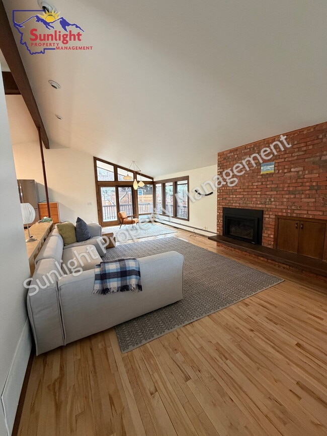 Building Photo - Beautifully Remodeled Home Nestled in the Billings Rims