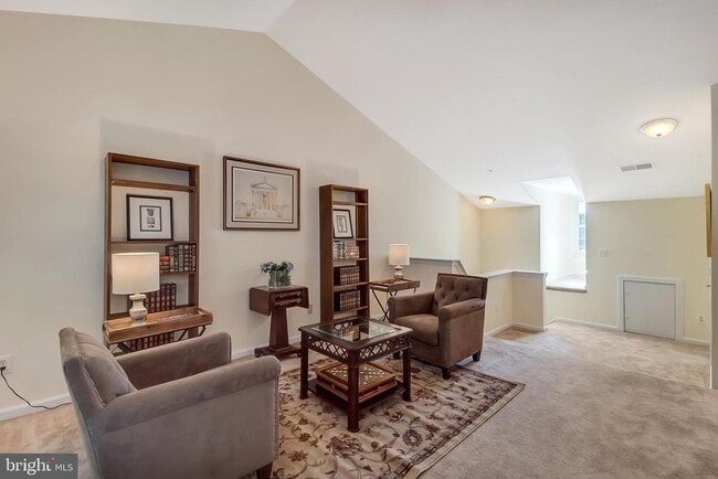 Building Photo - 4-level, 3-bedroom garage townhome