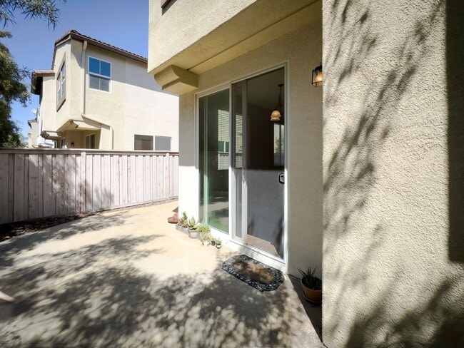 Building Photo - Townhome For Rent In Murrieta with TWO Pri...