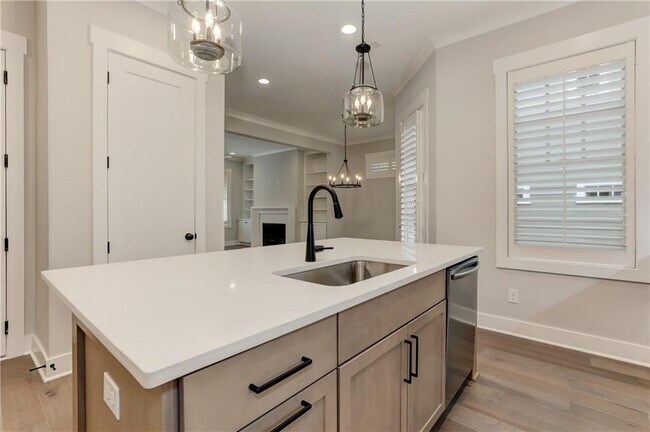 Building Photo - 1007 Fendley St
