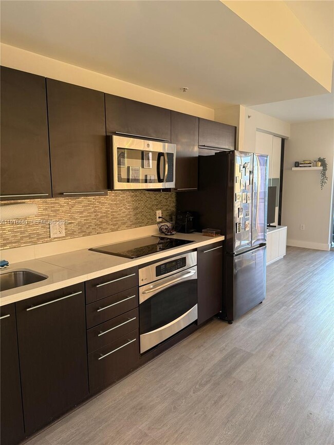 Building Photo - 90 SW 3rd St