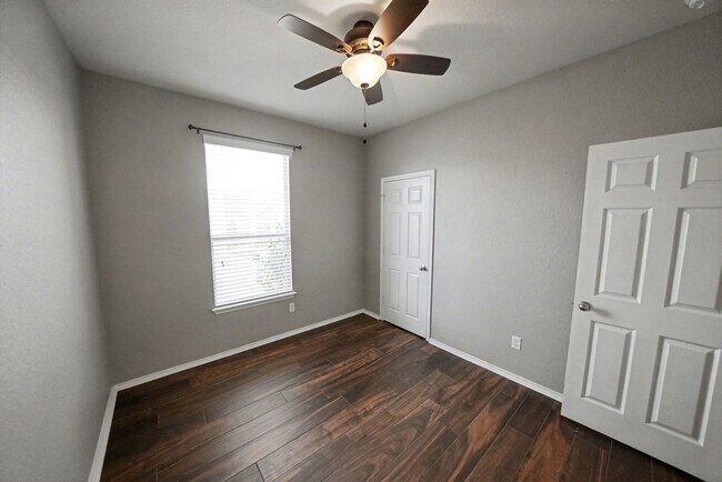 Building Photo - Beautiful Home in the Highly Desirable Ala...