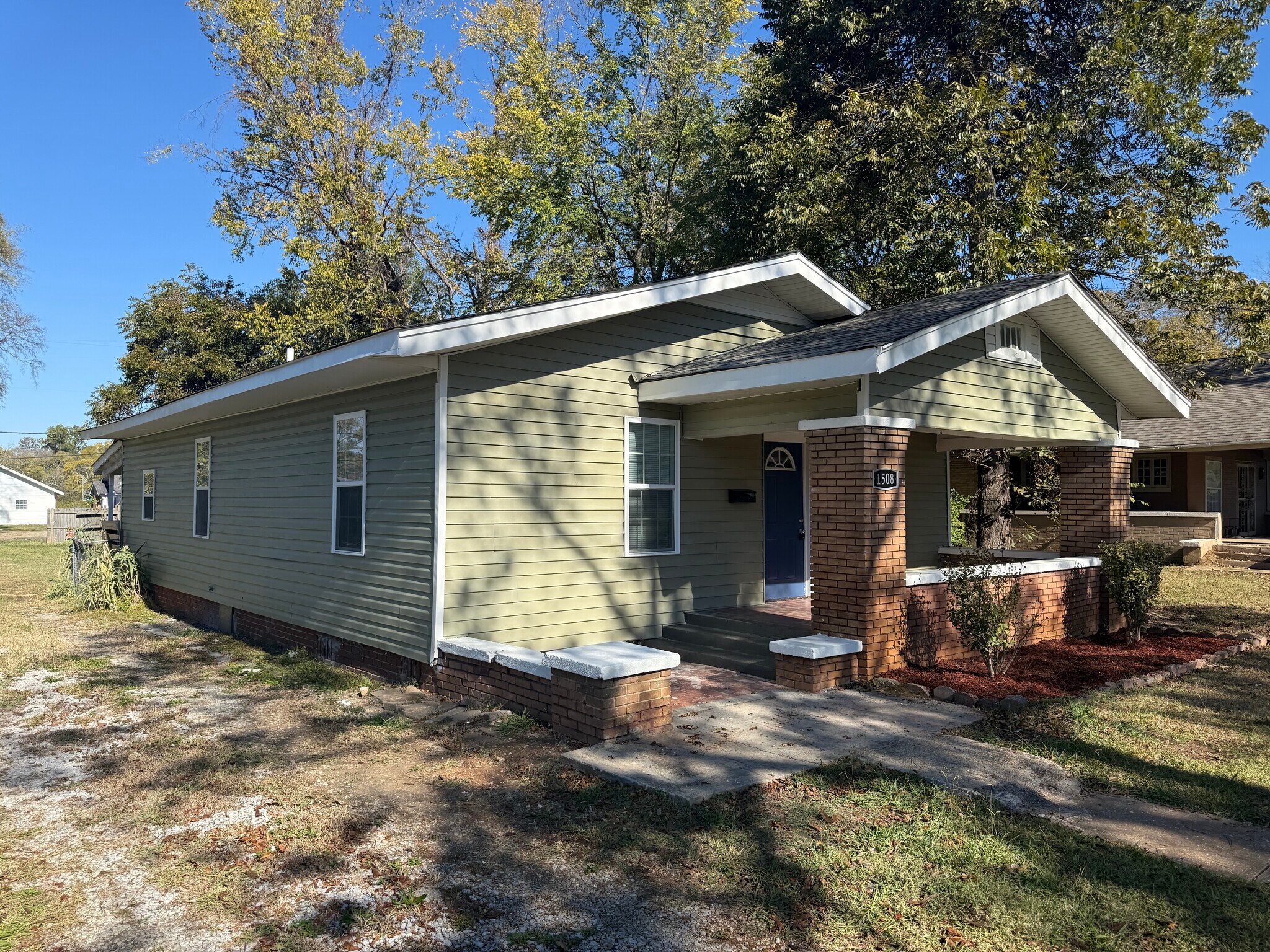 Building Photo - 1508 Alabama Ave SW