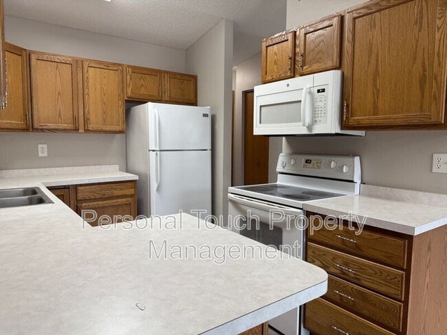 Building Photo - 2510 Amber Valley Ct S