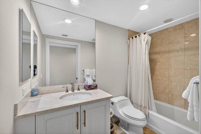 Building Photo - 3800 N Ocean Dr