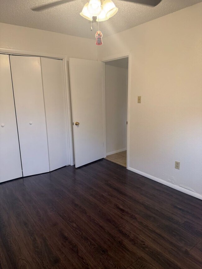Building Photo - 1116 NW 52nd Cir