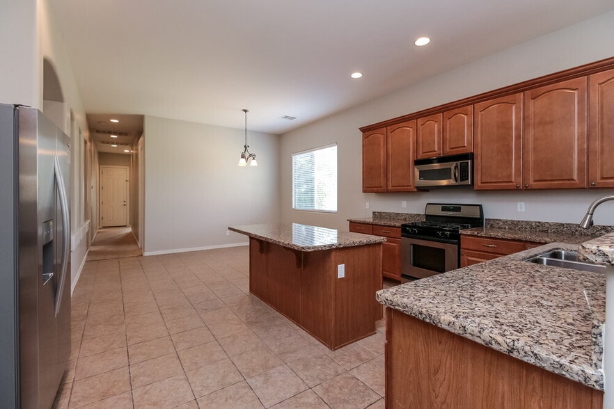 Building Photo - 4626 S Marble St