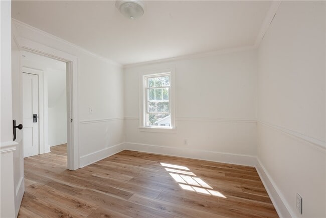 Building Photo - 116 W Spruce St