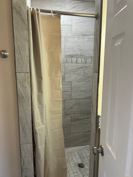 Building Photo - 5717 Manila Dr