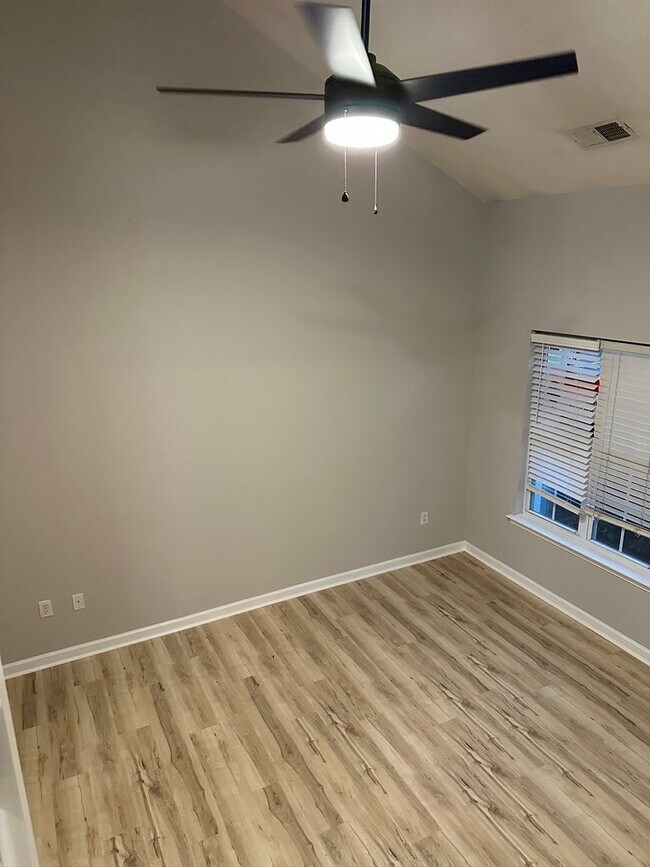 Building Photo - 3 Bedroom 2.5 Bath Townhome in Pooler