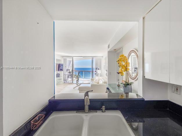 Building Photo - 6767 Collins Ave