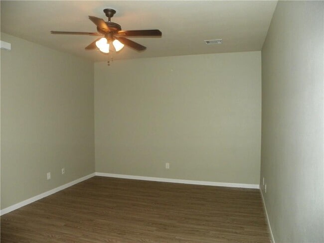 Building Photo - 135 Marvin Cove