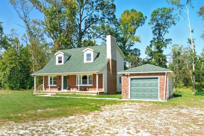 Building Photo - 2092 Main Rd