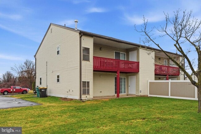 Building Photo - 4546 Rosemarie Dr