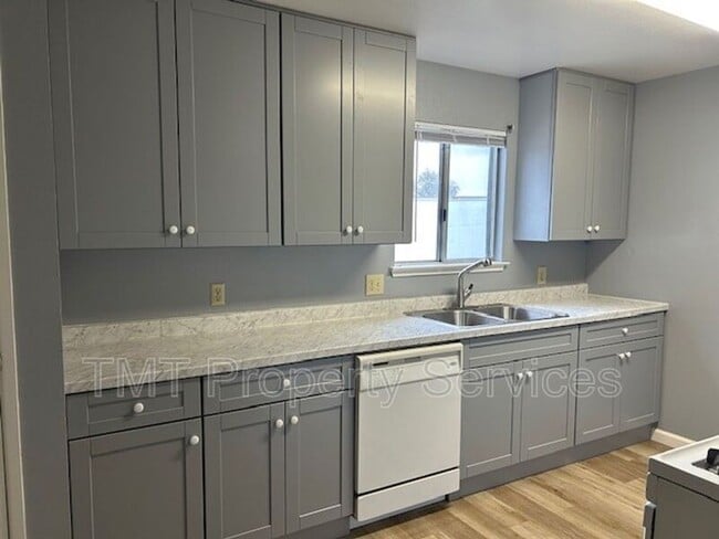 Building Photo - 1315 I St