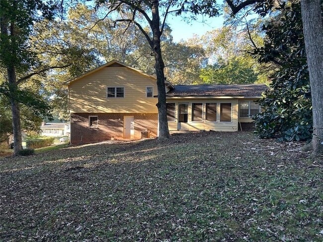 Building Photo - 1530 Oleander Dr SW