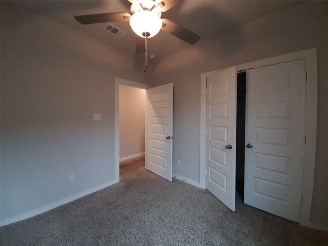 Building Photo - 9784 Grosbeak Ln