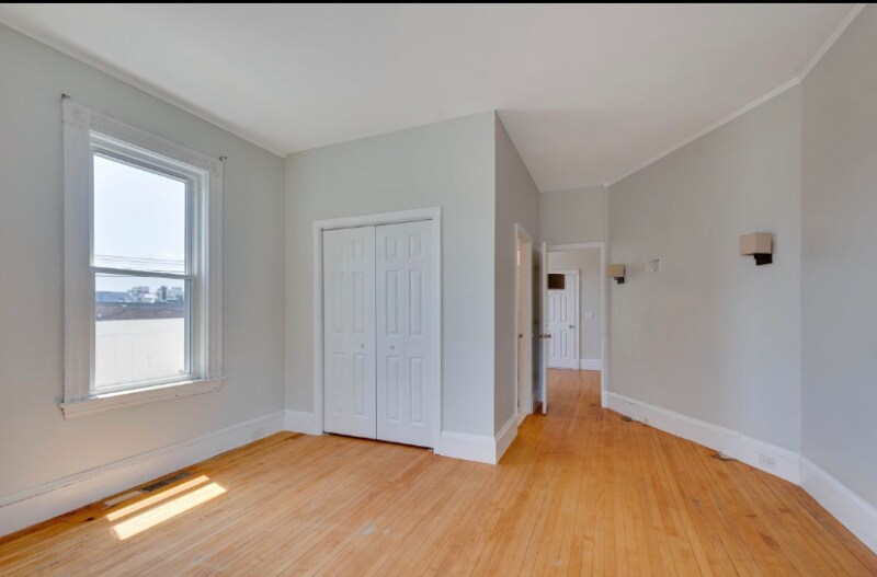 Building Photo - 12 Fiske St