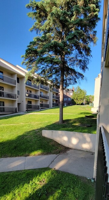 Hill Garden Condos 1 blk. UVM green - 349 Pearl St