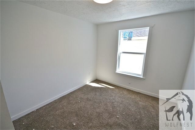 Building Photo - Fantastic 4 Bedroom Riverton Duplex