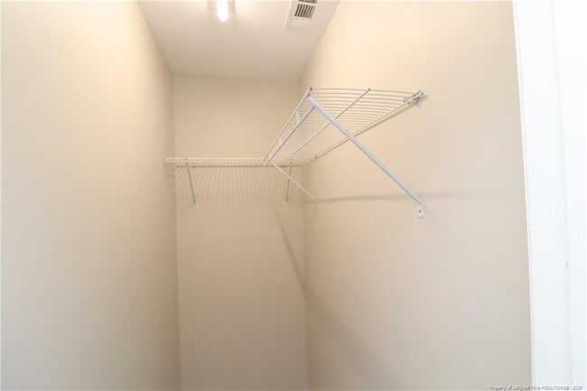 Building Photo - 104 Rainmist Cir