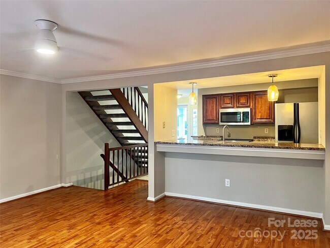 Building Photo - 1317 Maple Shade Ln