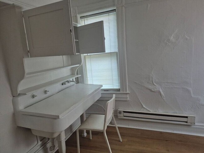 Building Photo - 427-431 E. Bijou St.