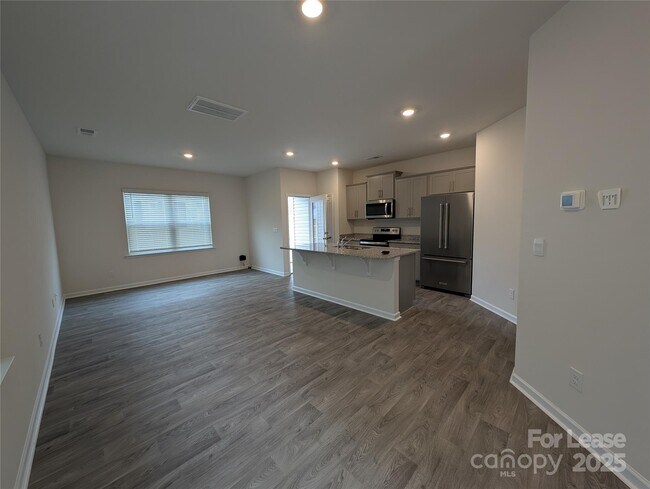 Building Photo - 9043 Lowfalls Ln