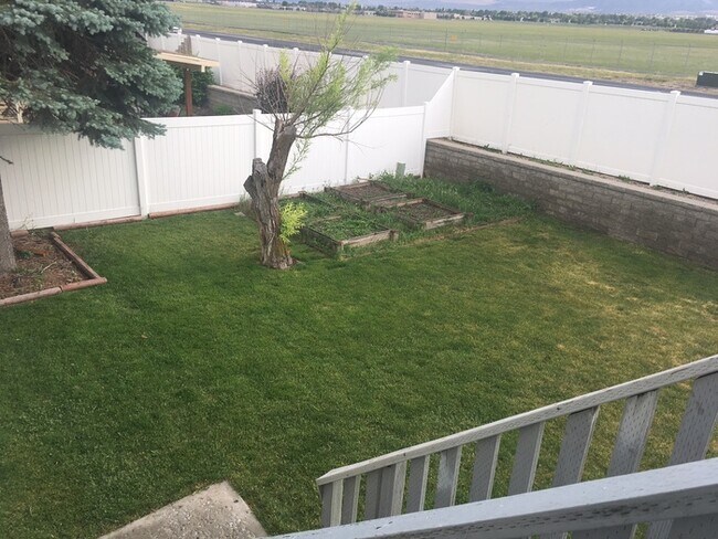 Building Photo - Spacious West Jordan Home!