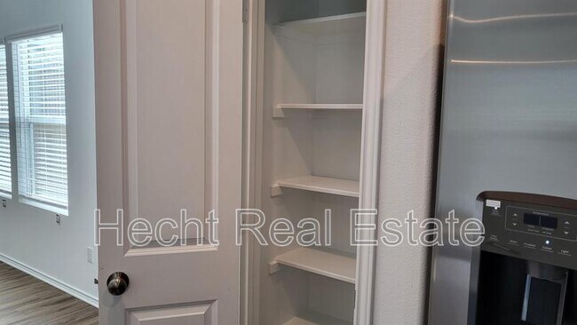 Building Photo - 348 Geode Glen