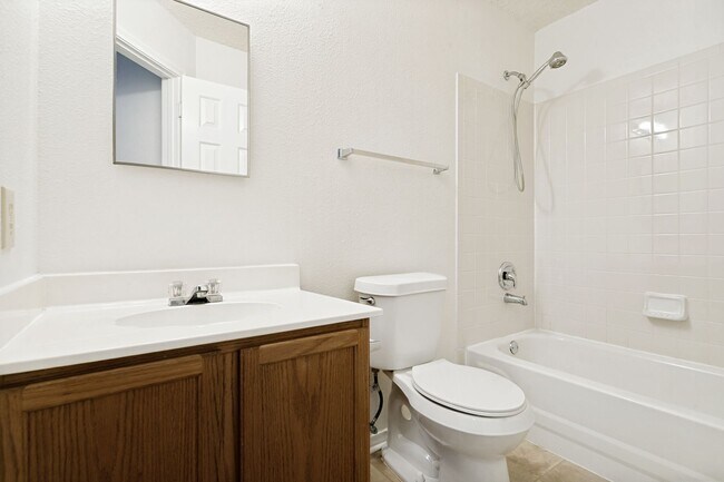 Building Photo - 3-BEDROOM HOME IN GUILBEAU PARK