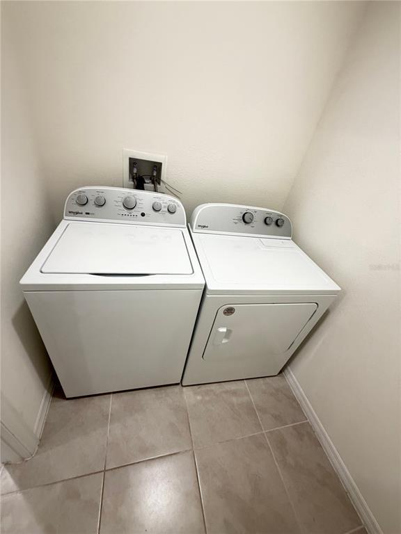 Building Photo - 804 Horsetail Dr