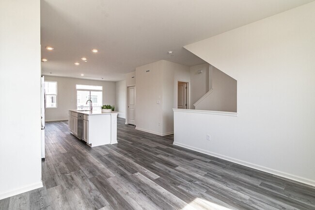 Building Photo - 2111 Yellowstone Blvd