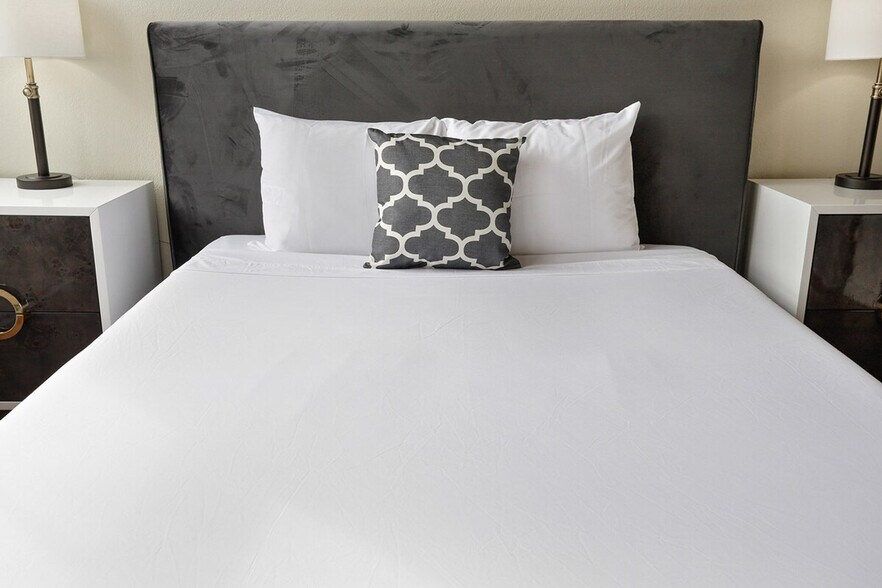 Building Photo - 1041 Constance St