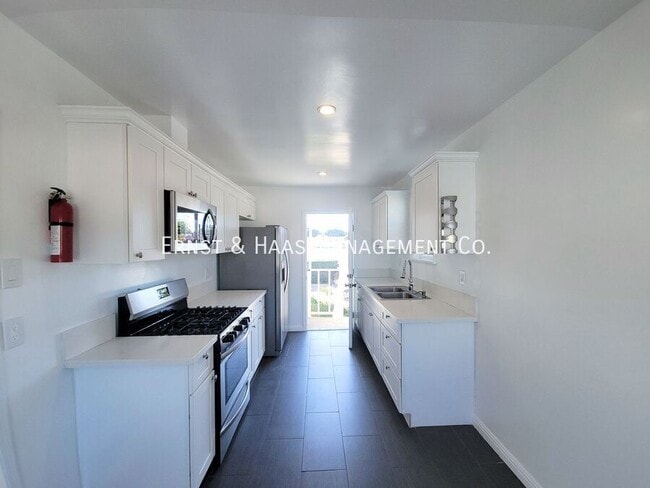 Building Photo - 4217 1/2 Bellflower Blvd.-